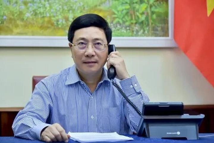 4 kiểu áo không thể thiếu - Cảm hứng video marketing từ Hotspot Matrix